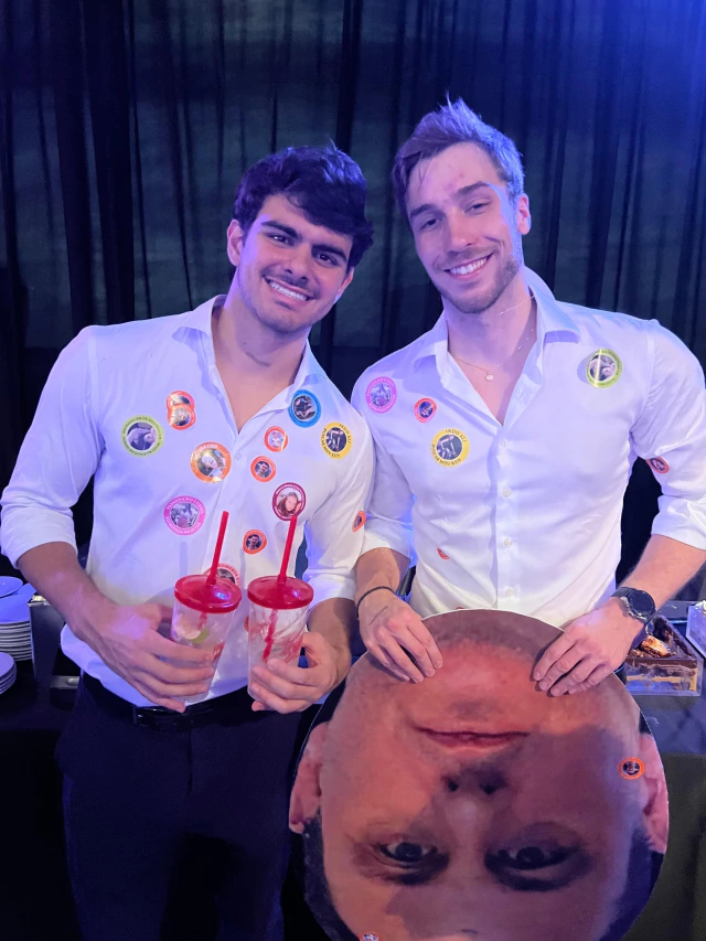 50 Adesivos Personalizados 6x6 cm